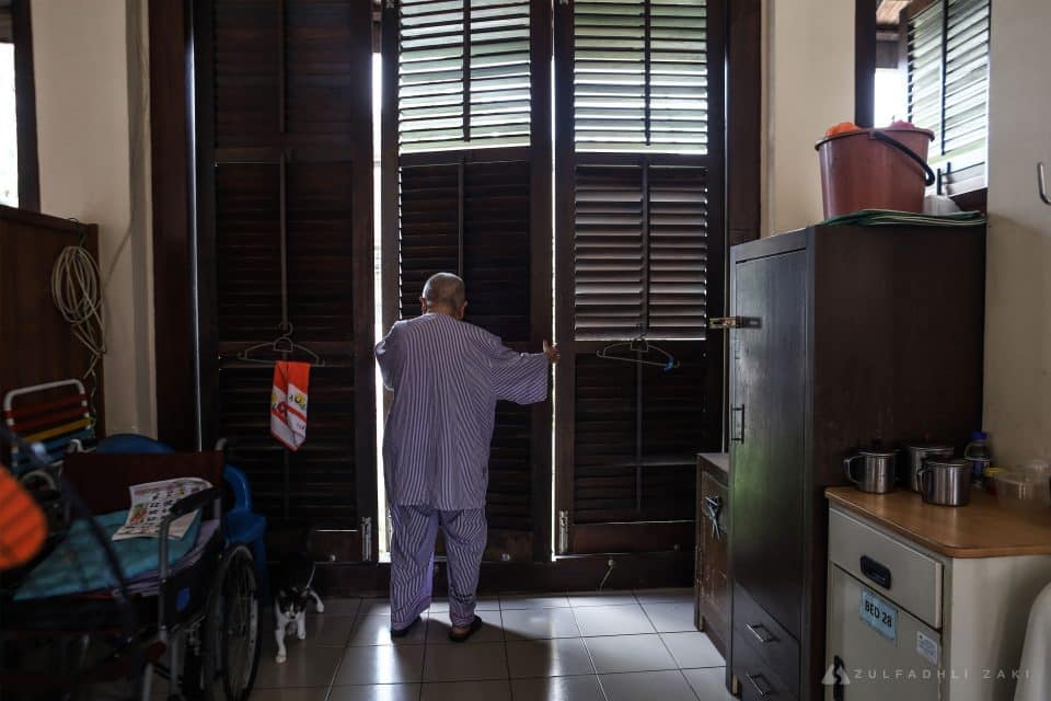 Antara bekas pesakit kusta yang masih menetap di dalam wad sewaktu tinjauan di Pusat Kawalan Kusta Negara (PKKN), Sungai Buloh, Selangor. Zulfadhli Zaki | Media Selangor